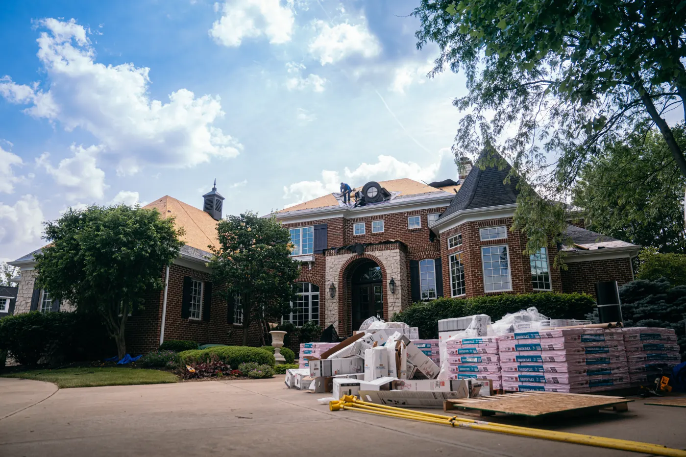 Manufacturer-certified roof installation in Ridgeville